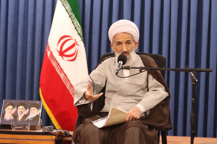 تصاویر/ دیدار اعضای انجمن اسلامی بازار و روسای اتحادیه های صنفی ساری با نماینده ولی فقیه در مازندران