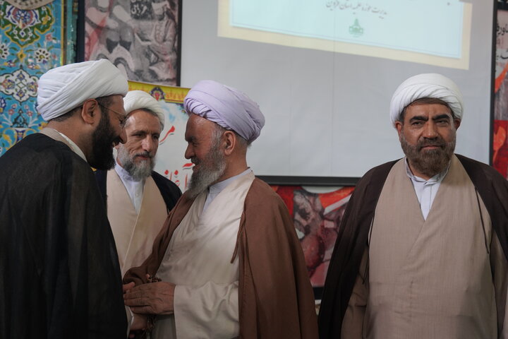 تصاویر / تجلیل از طلاب واساتید حوزه علمیه استان قزوین در جشنواره علامه حلی توسط معاون امور طلاب حوزه های علمیه کشور