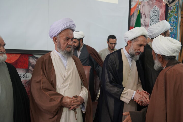 تصاویر / تجلیل از طلاب واساتید حوزه علمیه استان قزوین در جشنواره علامه حلی توسط معاون امور طلاب حوزه های علمیه کشور