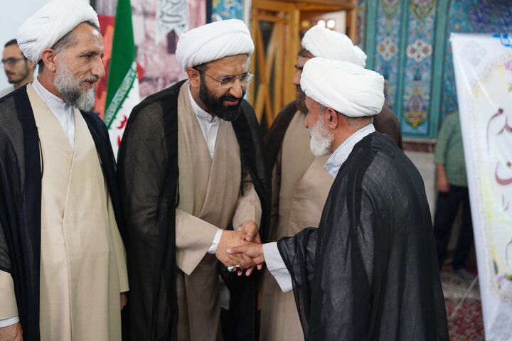 تصاویر / تجلیل از طلاب واساتید حوزه علمیه استان قزوین در جشنواره علامه حلی توسط معاون امور طلاب حوزه های علمیه کشور