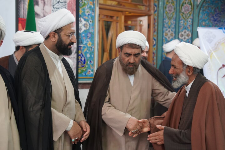 تصاویر / تجلیل از طلاب واساتید حوزه علمیه استان قزوین در جشنواره علامه حلی توسط معاون امور طلاب حوزه های علمیه کشور