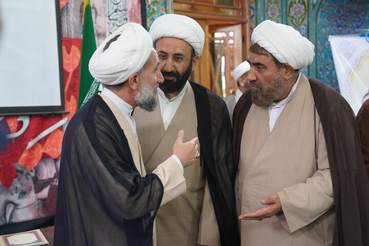 تصاویر / تجلیل از طلاب واساتید حوزه علمیه استان قزوین در جشنواره علامه حلی توسط معاون امور طلاب حوزه های علمیه کشور