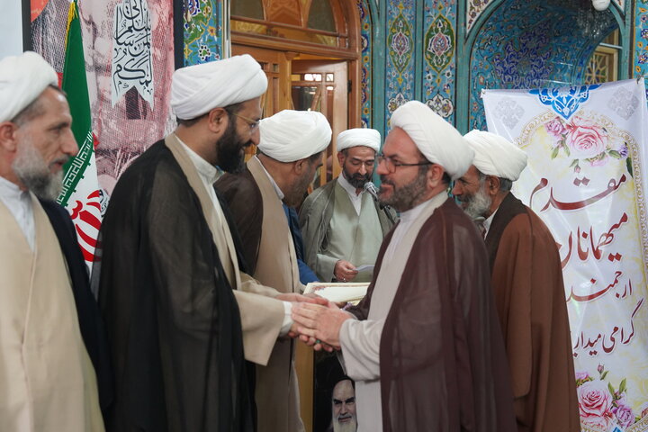 تصاویر / تجلیل از طلاب واساتید حوزه علمیه استان قزوین در جشنواره علامه حلی توسط معاون امور طلاب حوزه های علمیه کشور