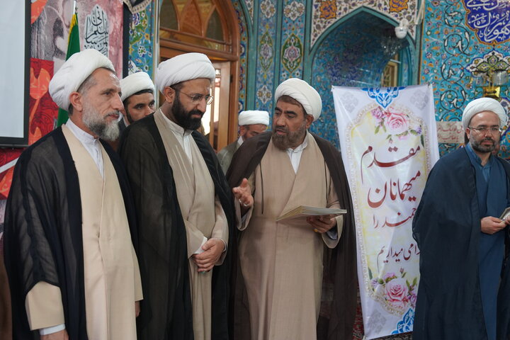 تصاویر / تجلیل از طلاب واساتید حوزه علمیه استان قزوین در جشنواره علامه حلی توسط معاون امور طلاب حوزه های علمیه کشور
