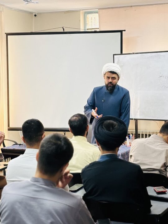 تصاویر / افتتاحیه سال تحصیلی ۱۴۰۵_۱۴۰۶ دوره دوم مرکز تخصصی نخبگانی طلبه‌تراز قرآنی