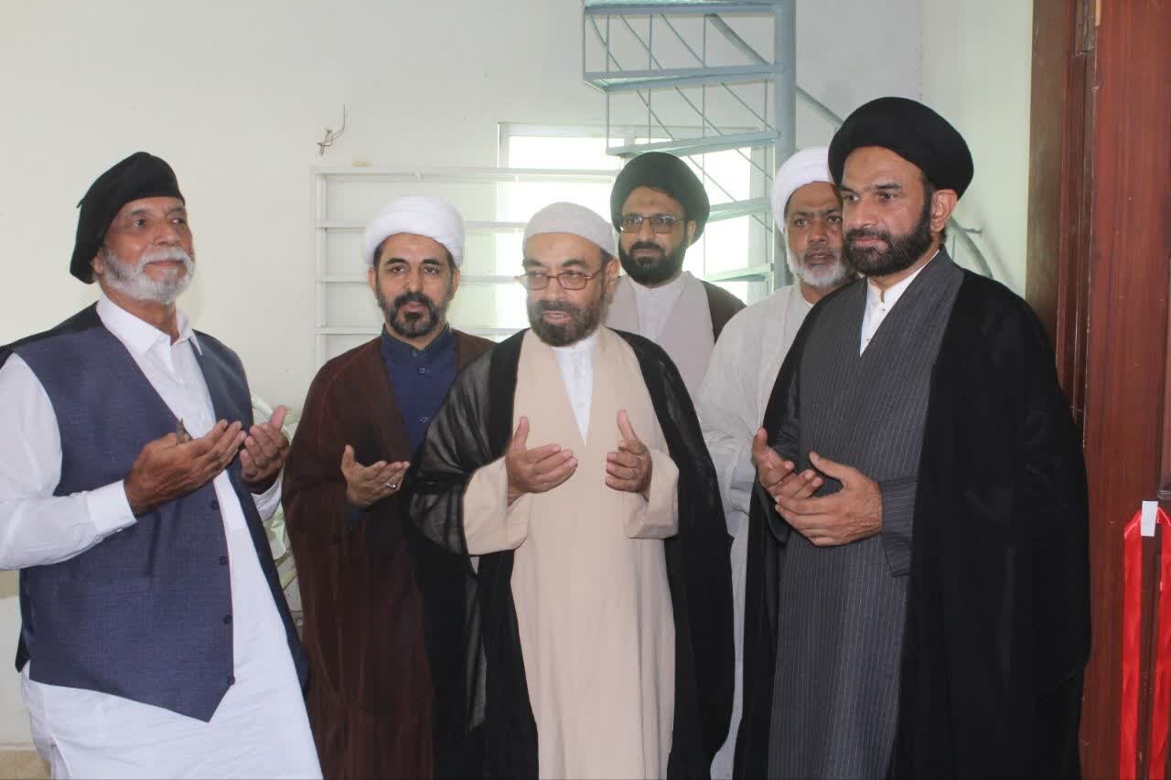 دھاگے، انگلیوں اور لکڑی کی ڈنڈی سے قرآنِ کریم کی آیات کی تخلیق و ترویج