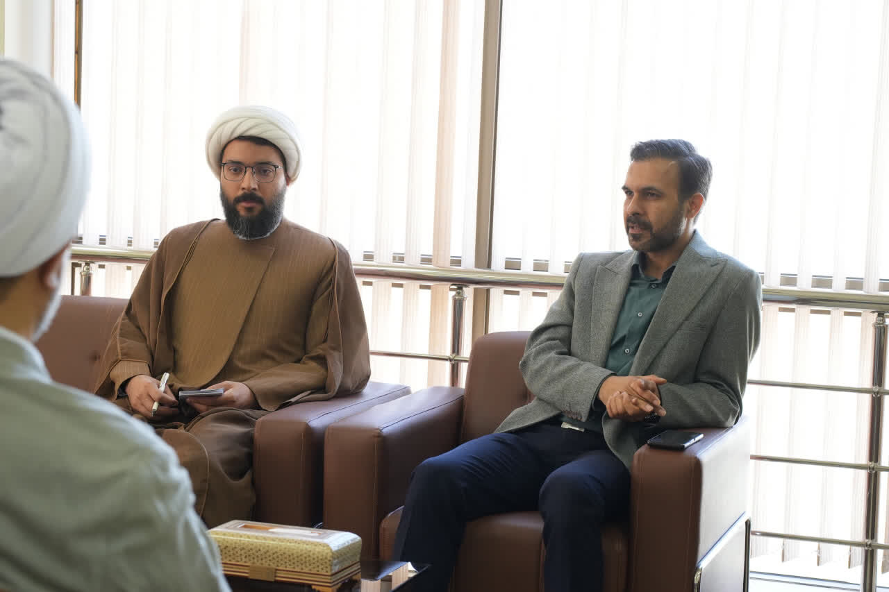 گامی به سوی کنشگری بین‌المللی؛ تمرکز بر تربیت نخبگان دیپلماسی عمومی در باقرالعلوم(ع)