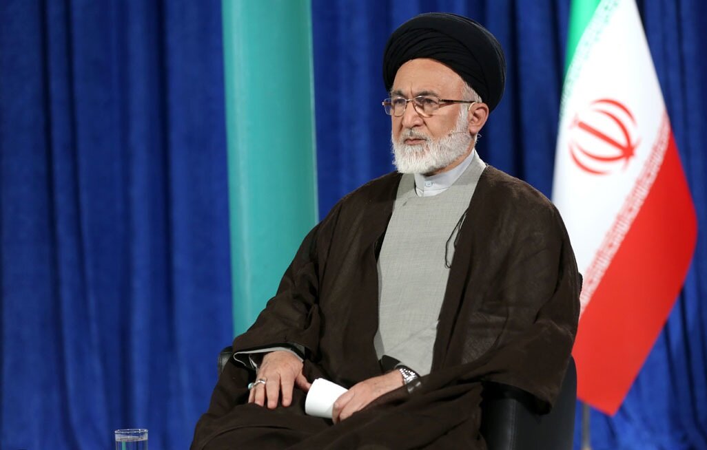 قطع رابطه با افراد دروغگو، فاسق، بخیل، نادان و قطع‌رحم‌کننده؛ توصیه‌ای برای پیشگیری از آسیب‌های اجتماعی است