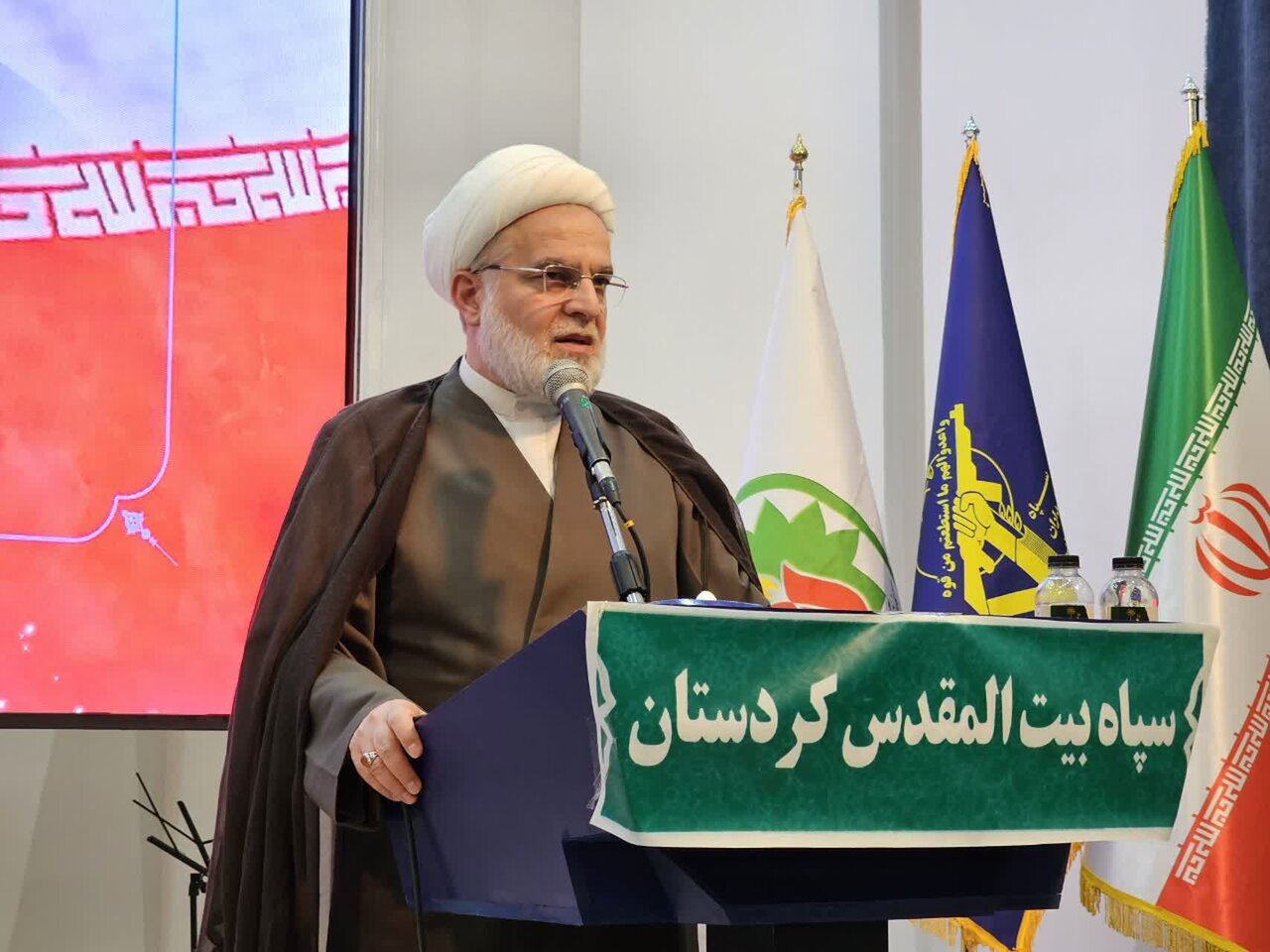 نخبگان، مرجع فکری و الگوی اثرگذار جامعه در مقابله با جنگ شناختی دشمن هستند