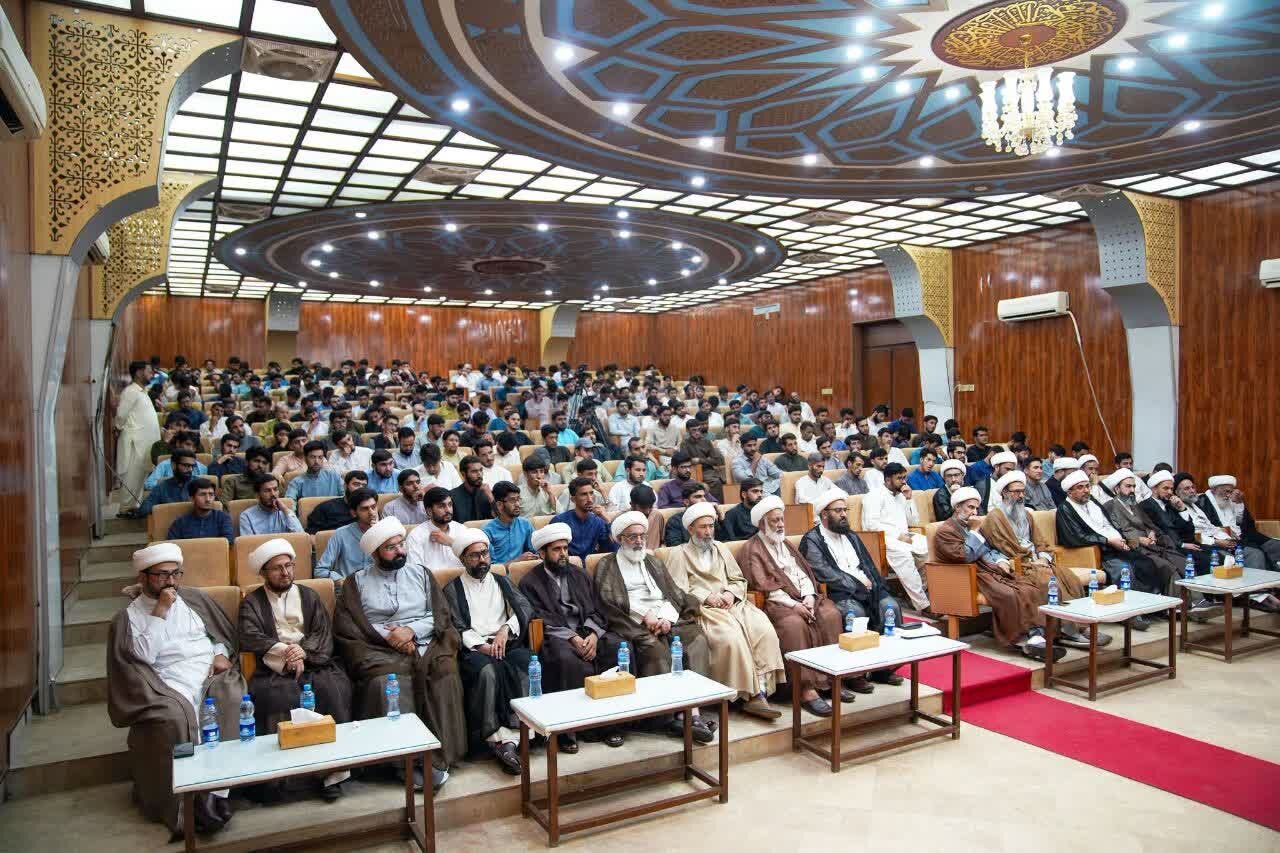 علامہ سید احمد الاشکوری کا جامعۃ الکوثر اسلام آباد کا دورہ / یادگاری شیلڈ پیش کی گئی