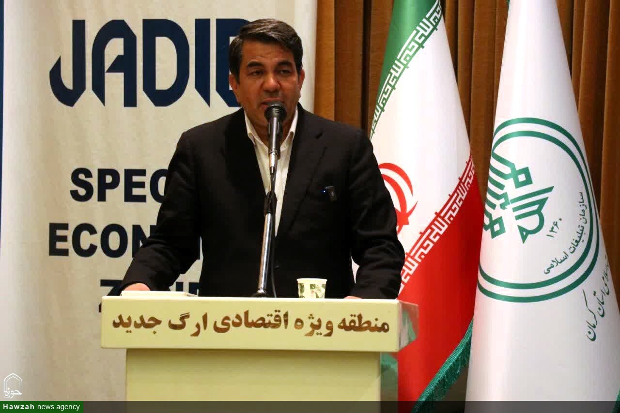 حوزه‌های علمیه برای تحقق چشم‌انداز کرمان بر فراز مشارکت کنند