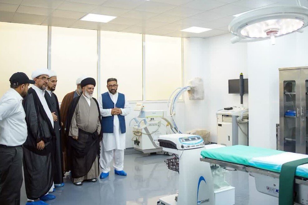 استاد حوزہ علمیہ نجف اشرف کا الکوثر انٹرنیشنل ہسپتال کا دورہ / طبی سہولیات اور خدمات پر خراج تحسین