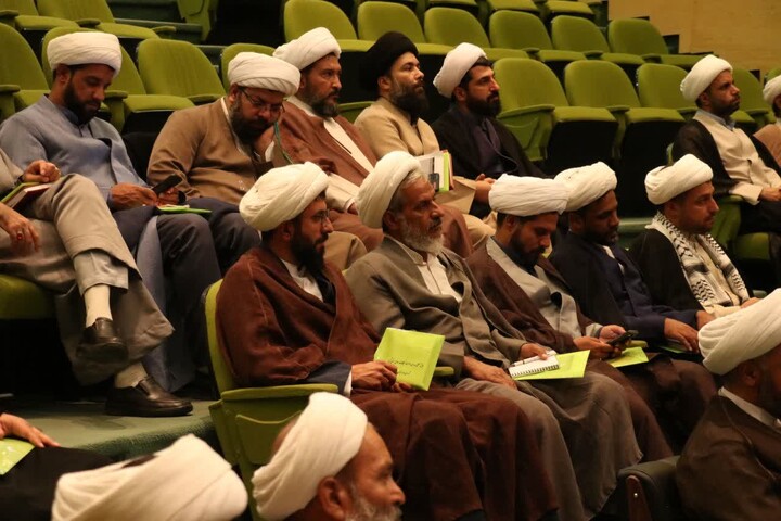 تصاویر/ دیدار استاندار کرمان با روحانیون شهرستان بم در مجموعه ارگ جدید