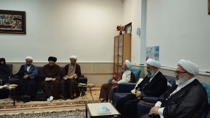 تصاویر/ حضور مدیر حوزه های علمیه خواهران در میاندوآب