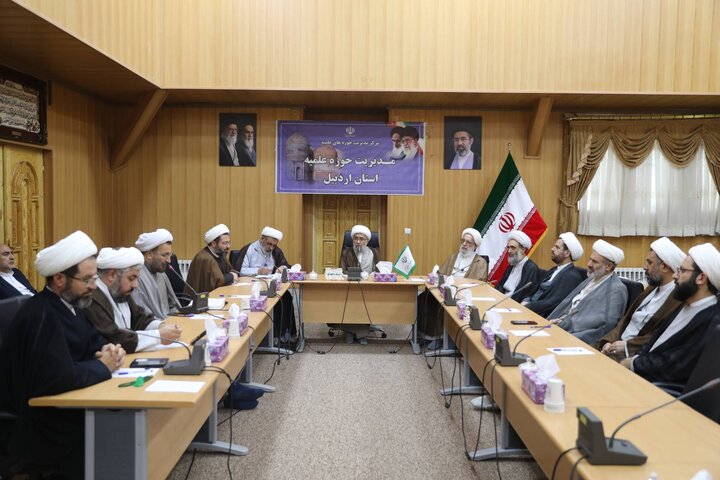 جلسه شورای هماهنگی نهادهای حوزوی استان اردبیل با حضور آیت الله مروی برگزار شد