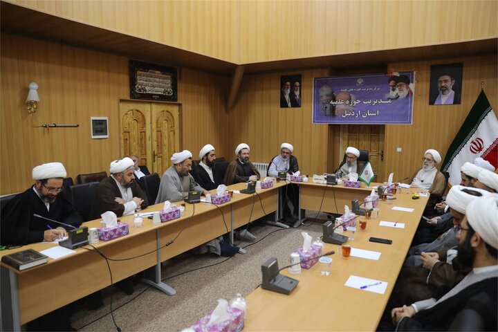 تصاویر/ جلسه شورای هماهنگی نهادهای حوزوی استان اردبیل با حضور آیت الله مروی