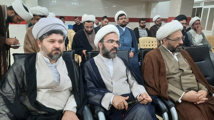 تصاویر| نخستین دفاع پایان‌نامه سطح سه مشاوره اسلامی در چهارمحال‌وبختیاری