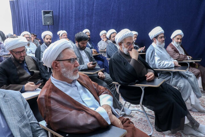 تصاویر| نشست اساتید حوزه علمیه قاین با مدیر حوزه علمیه خراسان