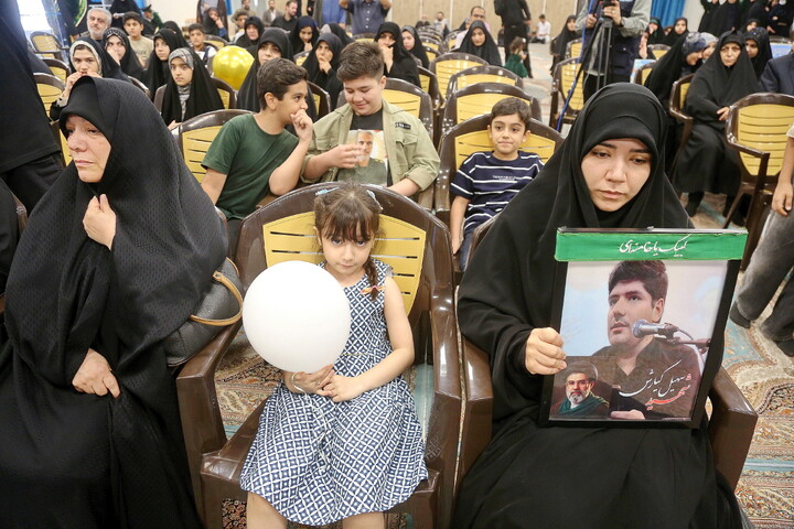 تصاویر/ مراسم جشن تولد جمعی از فرزندان شهدای جنگ اخیر