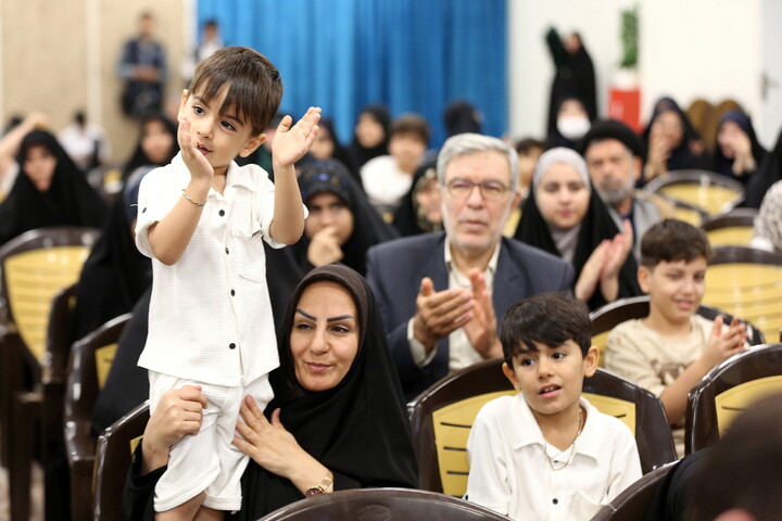 تصاویر/ مراسم جشن تولد جمعی از فرزندان شهدای جنگ اخیر