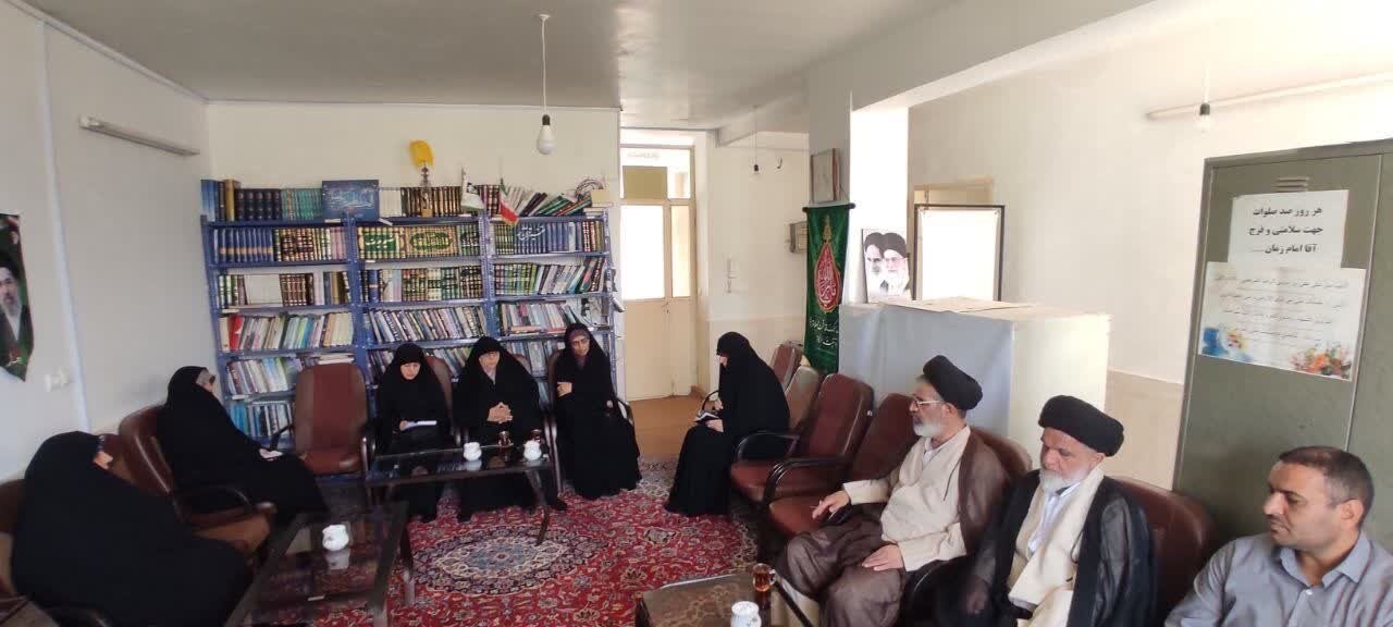 برگزاری جلسه شورای راهبری امور بانوان نطنز با تأکید بر نقش مدارس و محافل قرآنی