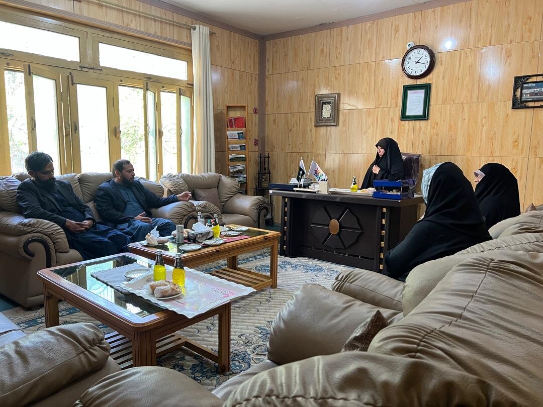 جامعہ المصطفیٰ شعبۂ پاکستان کے نمائندگان کی جامعہ الزہراء کی پرنسپل کے ساتھ نشست/تعلیمی و تحقیقی شعبوں میں تعاون کی یقین دہانی