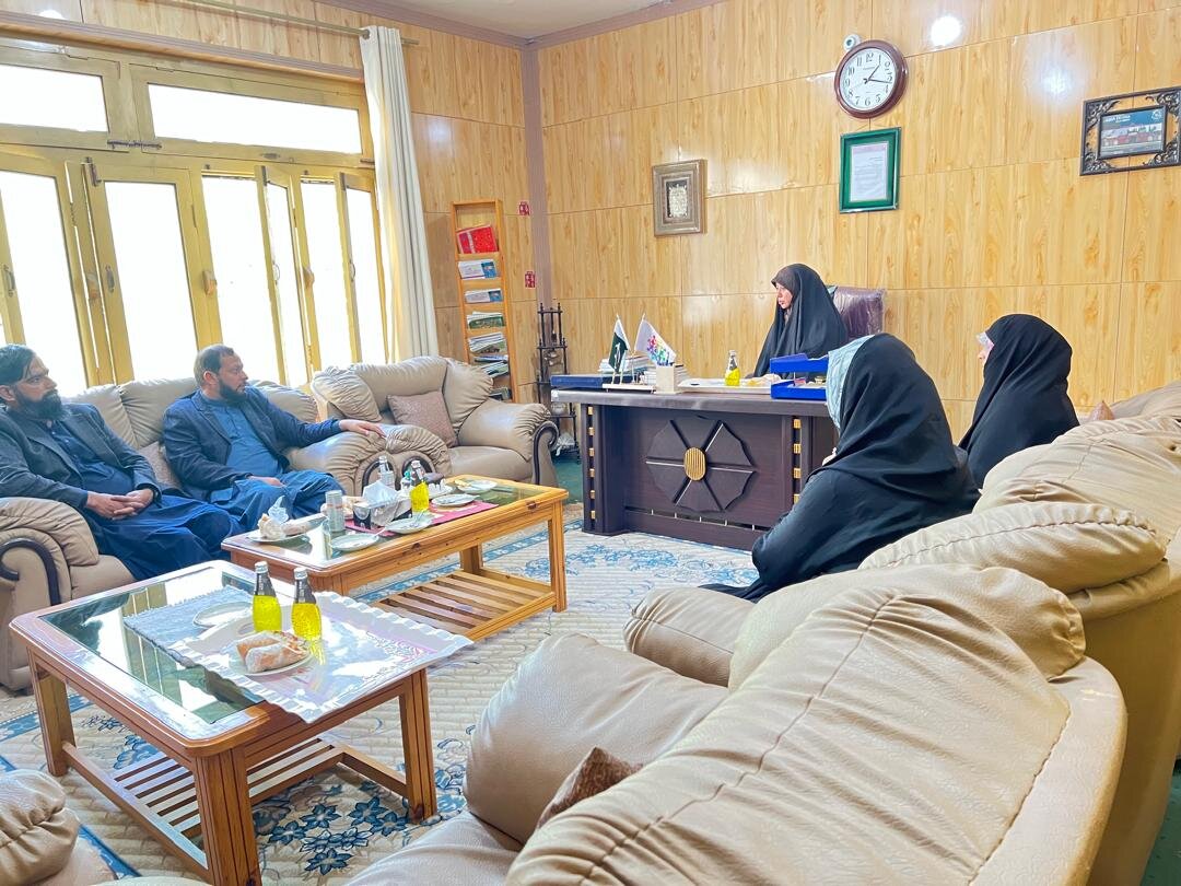 جامعہ المصطفیٰ شعبۂ پاکستان کے نمائندگان کی جامعہ الزہراء کی پرنسپل کے ساتھ نشست/تعلیمی و تحقیقی شعبوں میں تعاون کی یقین دہانی