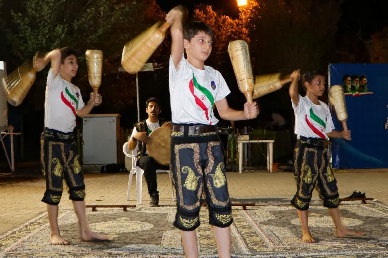 جشن خانوادگی اعضای خانه مطبوعات استان قم
