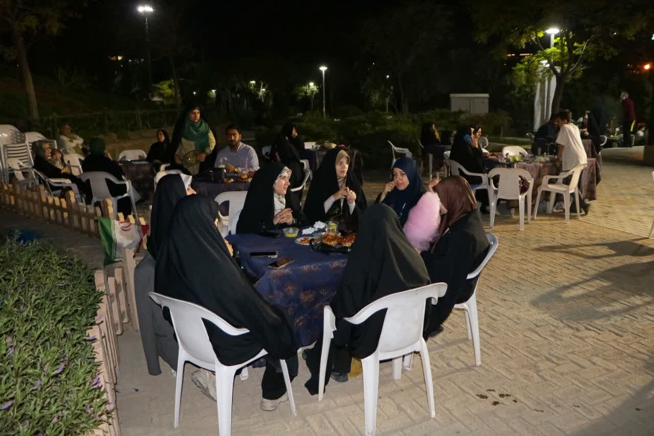 جشن خانوادگی اعضای خانه مطبوعات استان قم