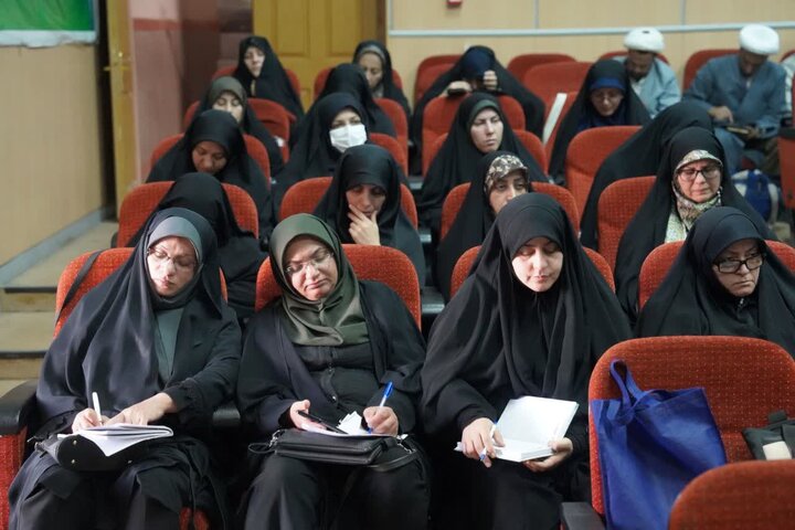 تصاویر /اختتامیه دوره های تخصصی روحانیون شاغل در آموزش و پرورش