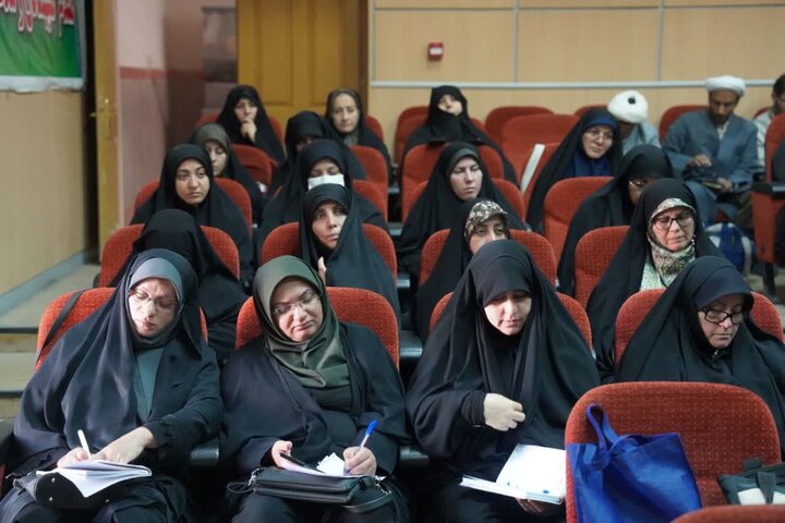 تصاویر /اختتامیه دوره های تخصصی روحانیون شاغل در آموزش و پرورش