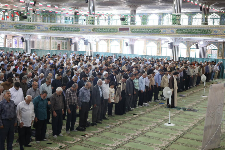 تصاویر/ نماز عبادی سیاسی جمعه در شهرکرد