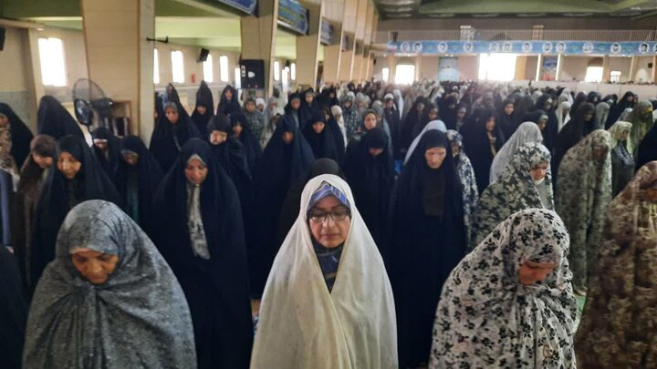 تصاویر/اقامه نماز عبادی سیاسی جمعه در خمین