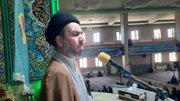 تصاویر/اقامه نماز عبادی سیاسی جمعه در خمین