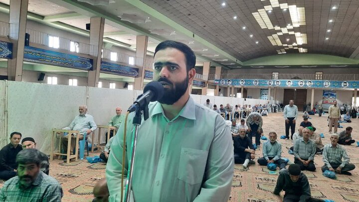 تصاویر/اقامه نماز عبادی سیاسی جمعه در خمین