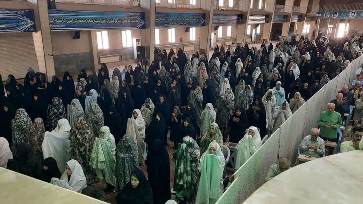 تصاویر/اقامه نماز عبادی سیاسی جمعه در خمین