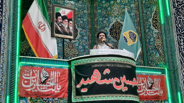 تصاویر/اقامه نماز عبادی سیاسی جمعه در خمین