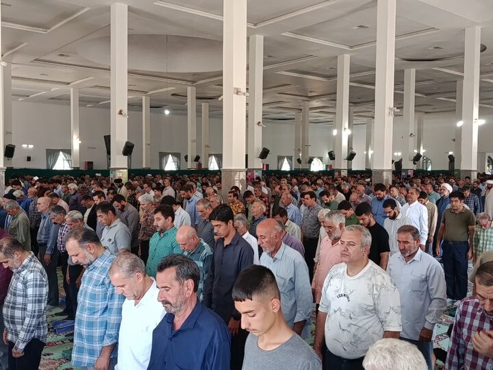 تصاویر/اقامه نماز عبادی سیاسی جمعه در خمین