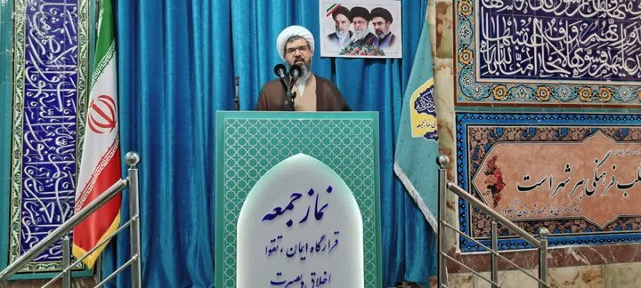 تصاویر/اقامه نماز جمعه الیگودرز