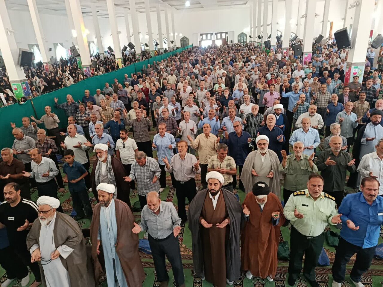 تصاویر/ اقامه نماز عبادی سیاسی جمعه در ساوه
