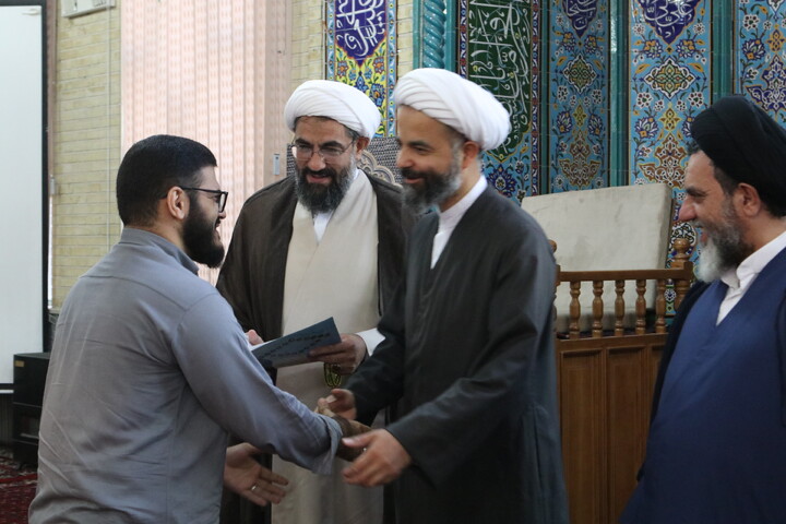 تصاویر/ تودیع و معارفه فرمانده پایگاه بسیج مدرسه علمیه آیت الله آخوند (ره) و فرمانده گردان طلاب همدان