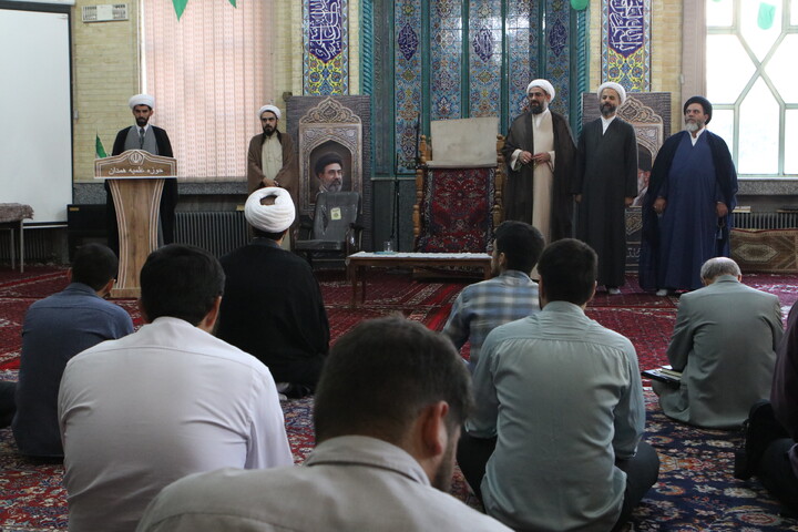 تصاویر/ تودیع و معارفه فرمانده پایگاه بسیج مدرسه علمیه آیت الله آخوند (ره) و فرمانده گردان طلاب همدان