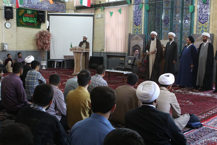 تصاویر/ تودیع و معارفه فرمانده پایگاه بسیج مدرسه علمیه آیت الله آخوند (ره) و فرمانده گردان طلاب همدان