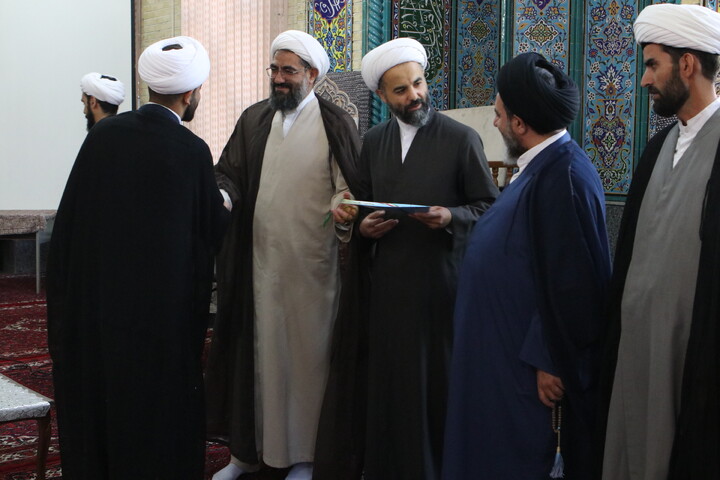 تصاویر/ تودیع و معارفه فرمانده پایگاه بسیج مدرسه علمیه آیت الله آخوند (ره) و فرمانده گردان طلاب همدان
