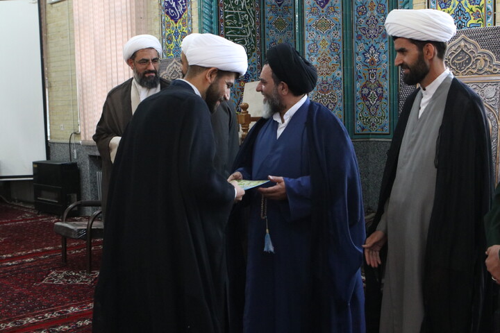 تصاویر/ تودیع و معارفه فرمانده پایگاه بسیج مدرسه علمیه آیت الله آخوند (ره) و فرمانده گردان طلاب همدان