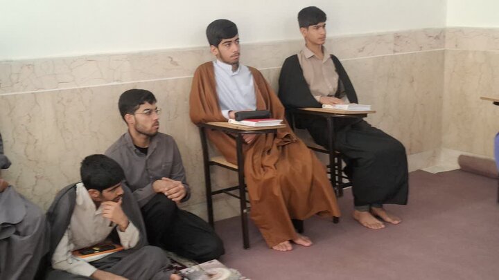 تصاویر /آغاز سال تحصیلی مدرسه علمیه امیرالمومنین (ع) آران وبیدگل