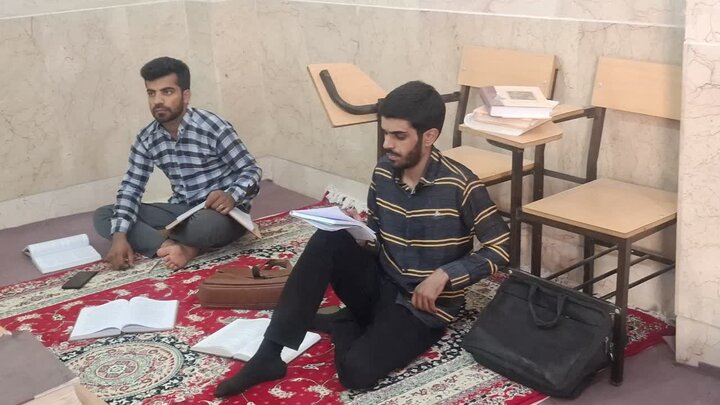 تصاویر /آغاز سال تحصیلی مدرسه علمیه امیرالمومنین (ع) آران وبیدگل