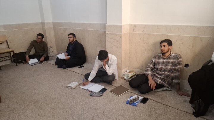 تصاویر /آغاز سال تحصیلی مدرسه علمیه امیرالمومنین (ع) آران وبیدگل
