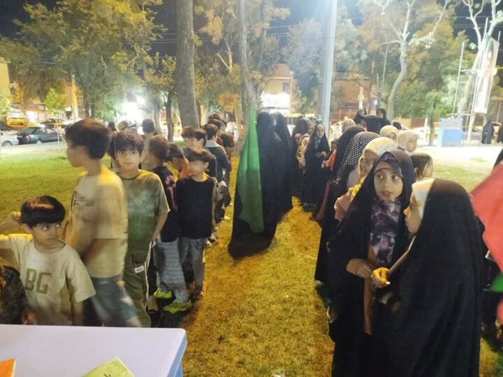 تصاویر/فعالیت های موکب فرهنگی، تربیتی و بصیرتی مدرسه علمیه نجمیه ازنا در جریان تجمعات شبانه