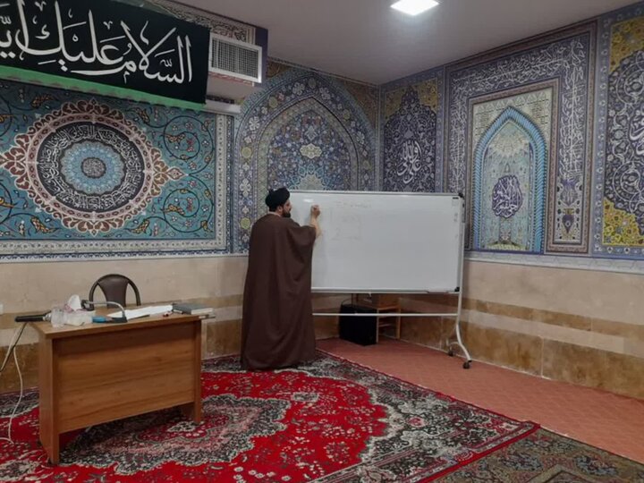 تصاویر/برگزاری سلسله نشست‌های تخصصی معارف مهدوی در مدارس علمیه خواهران لرستان